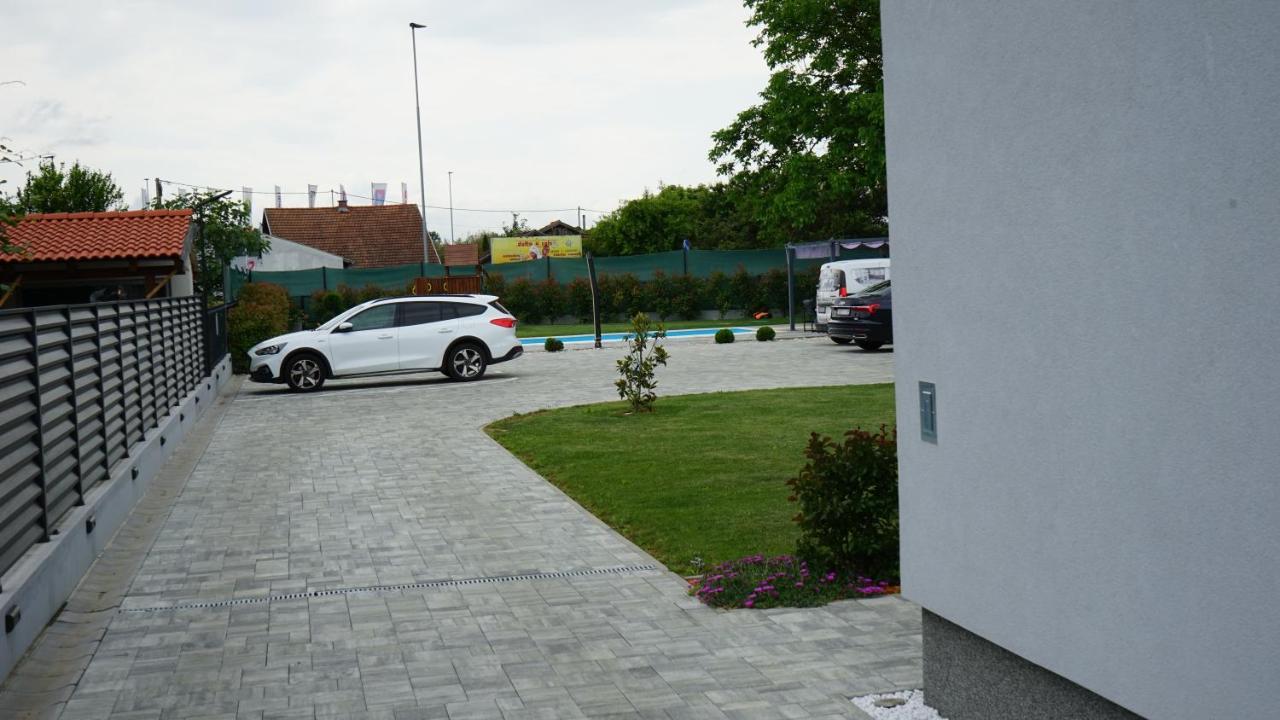 Rooms Slavonski Brod Exterior photo