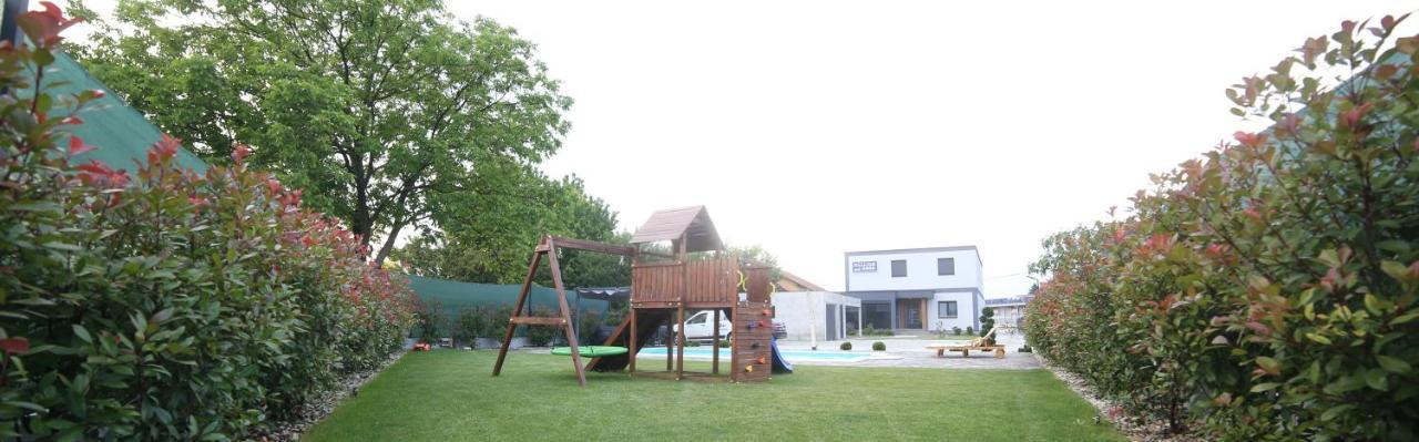 Rooms Slavonski Brod Exterior photo